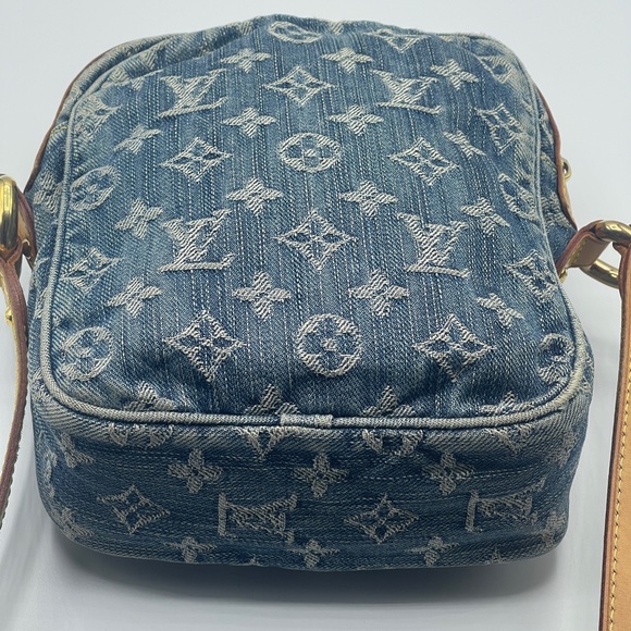 Louis Vuitton Denim Camera Bag Jean Monogram Crossbody Shoulder Vintage Rare LV - Picture 12 of 16